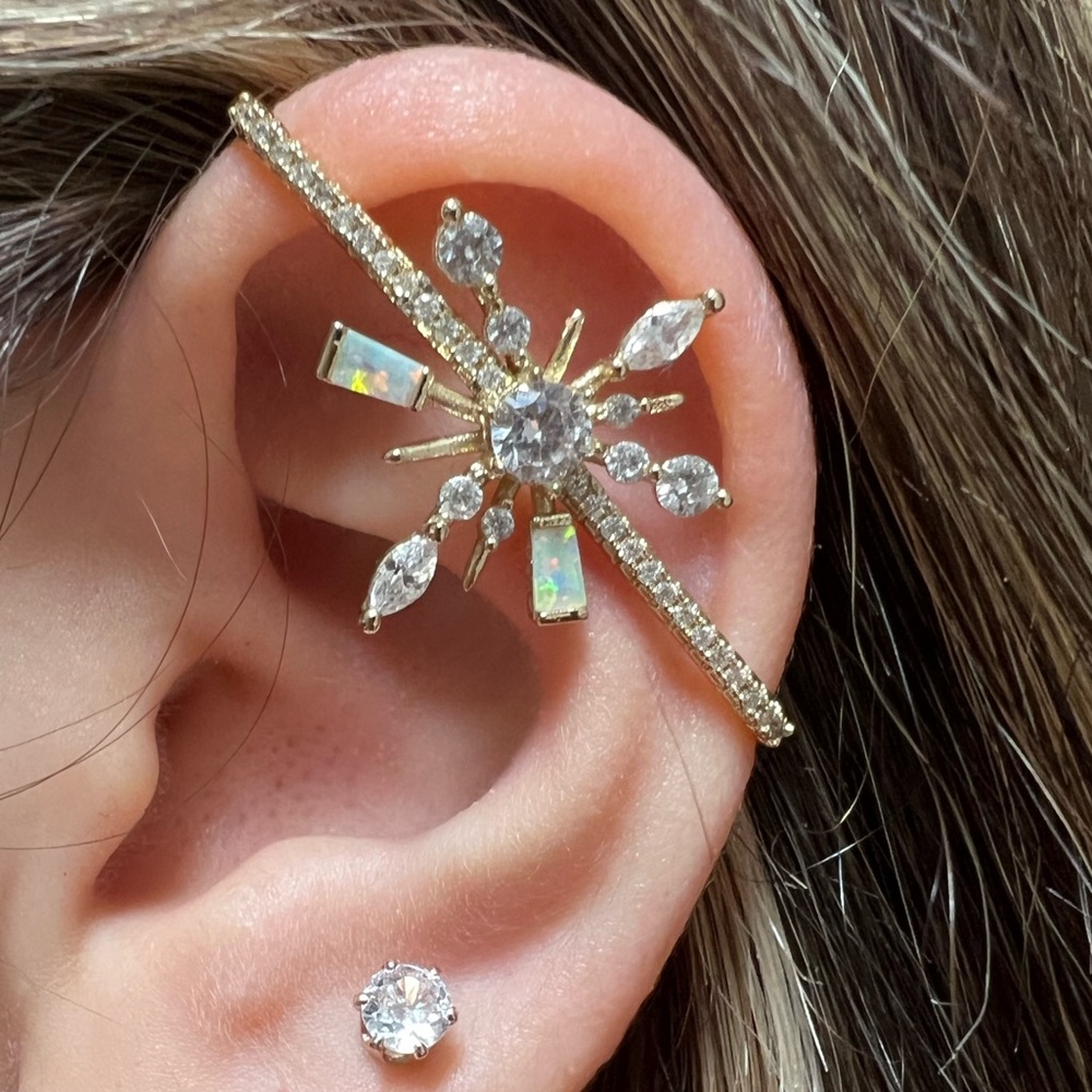 La Blanca Gold and White Crystal Earrings